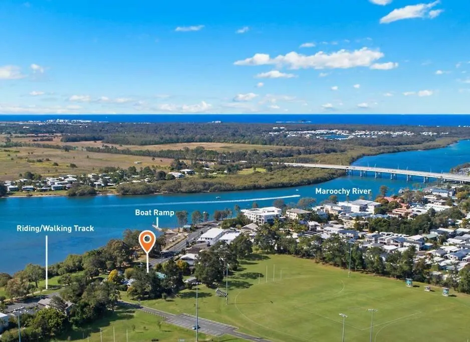 Beach Boutique With River View Maroochydore Holiday home