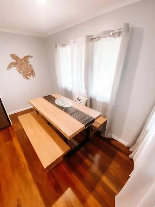 Beach Boutique With River View Maroochydore Hébergement de vacances